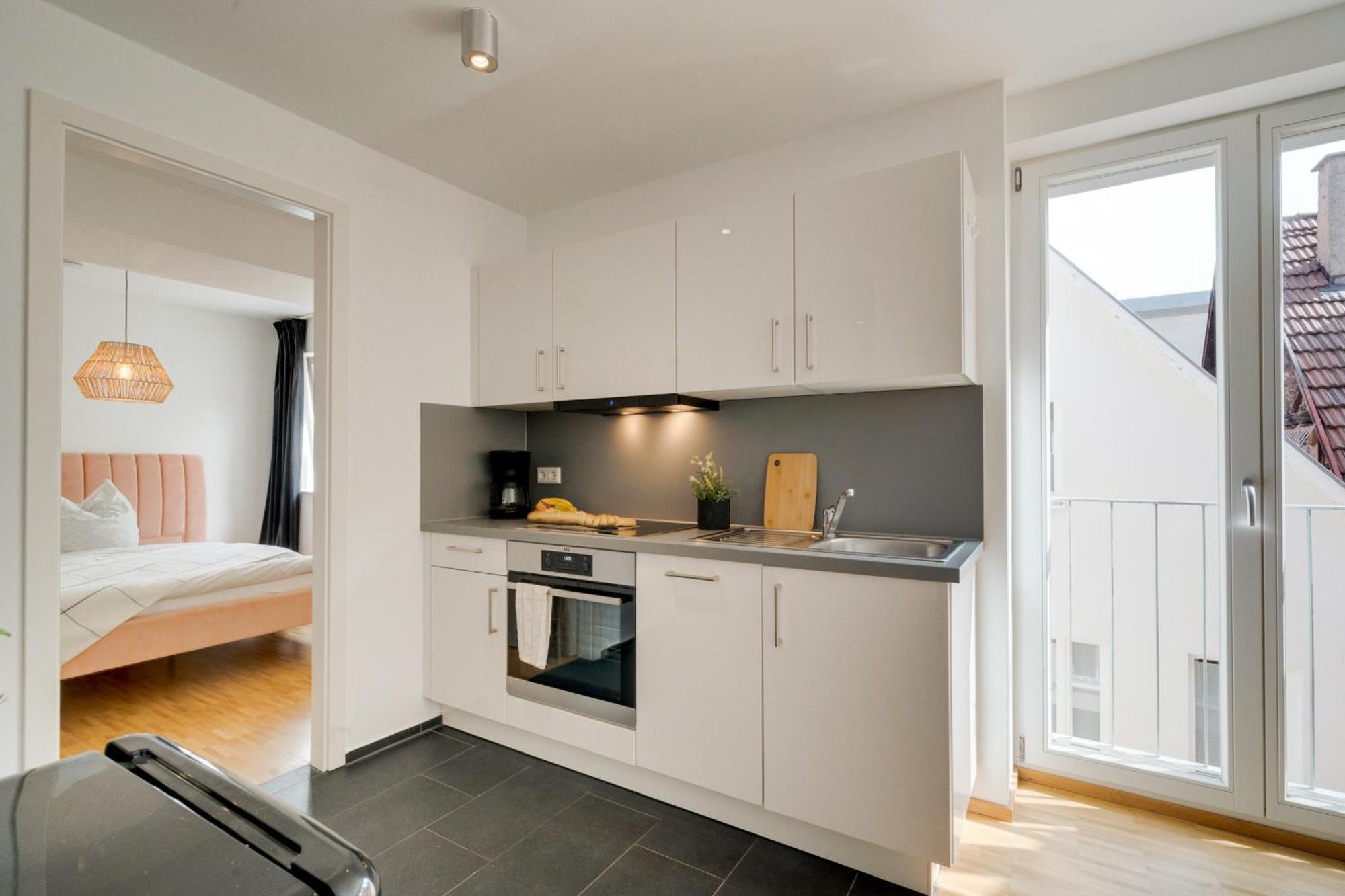 Altstadt Apartment 2 Zimmer Am Weibermarkt รอยท์ลิงเงน ภายนอก รูปภาพ