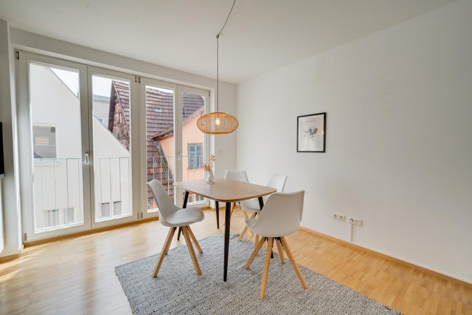 Altstadt Apartment 2 Zimmer Am Weibermarkt รอยท์ลิงเงน ภายนอก รูปภาพ