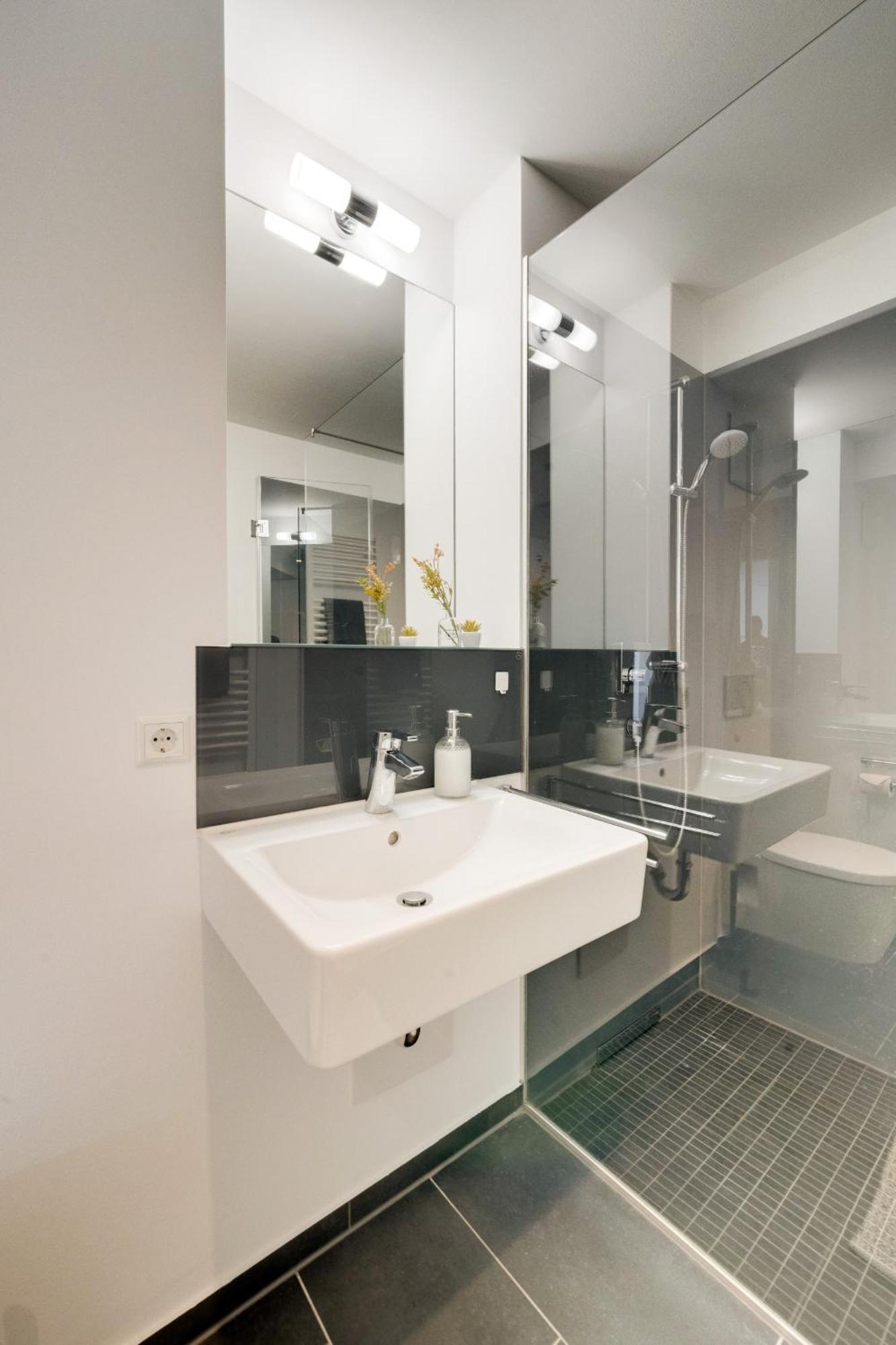 Altstadt Apartment 2 Zimmer Am Weibermarkt รอยท์ลิงเงน ภายนอก รูปภาพ